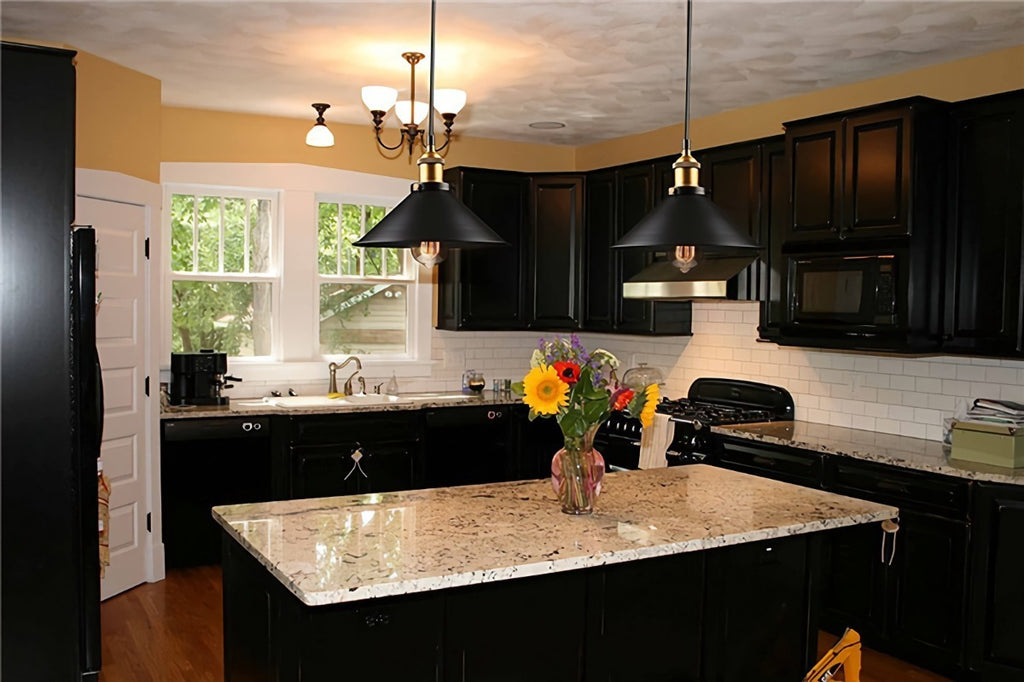 LÁMPARA COLGANTE INDUSTRIAL NOIR GOLD – Negro Mate + Detalles Dorados | INCLUYE BOMBILLO E27 | Cable Ajustable