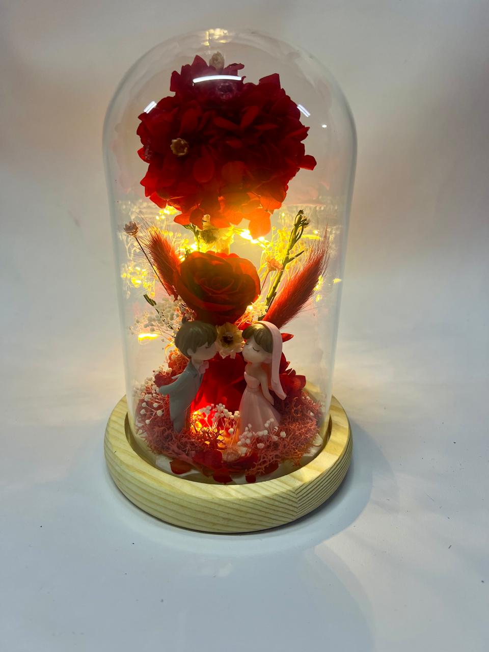 ROSA PRESERVADA CON LUZ LED + PAREJITA DE NOVIOS – 3 a 5 Años de Belleza Natural | Colores: Rojo, Azul, Púrpura, Rosado