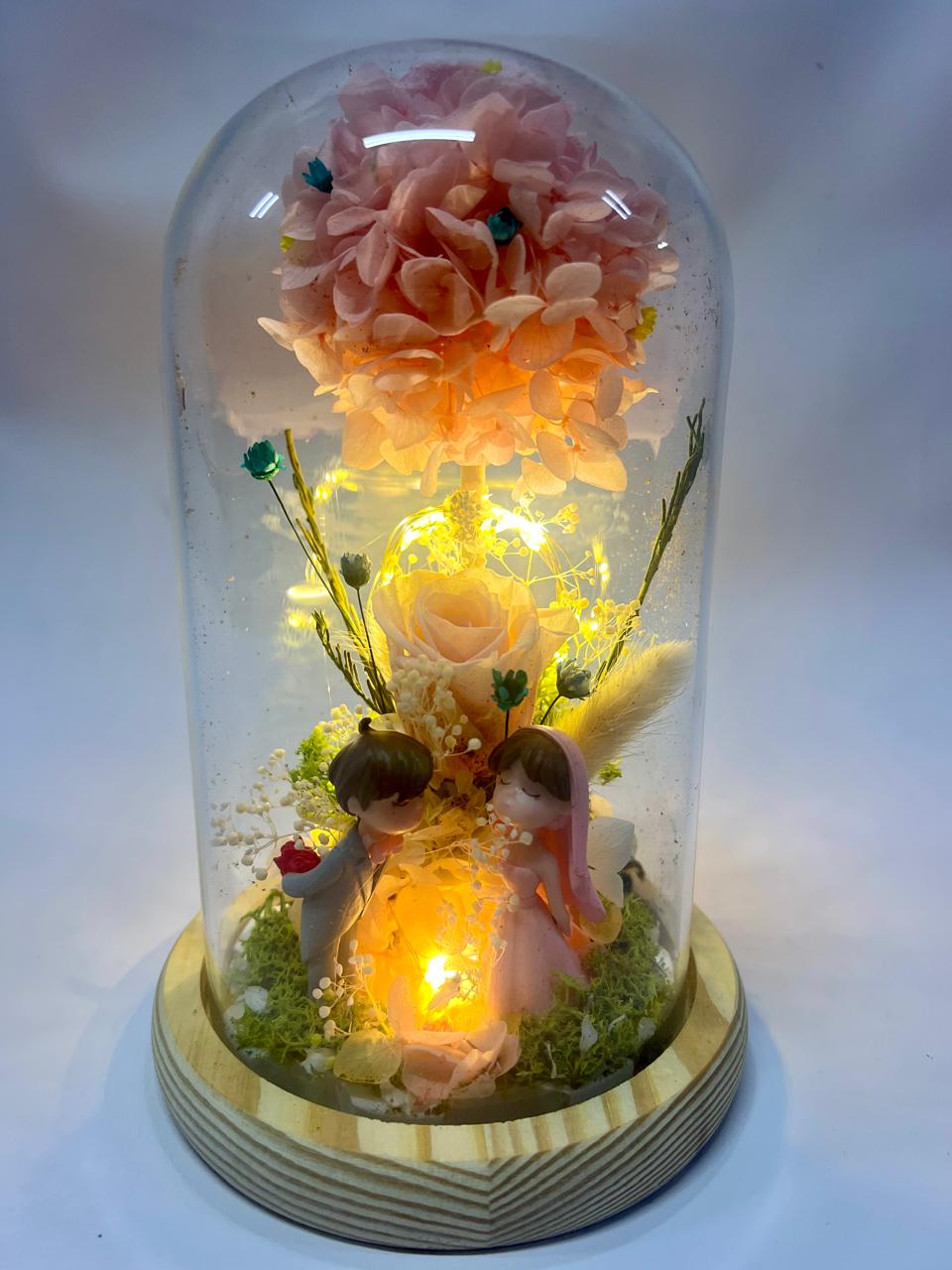 ROSA PRESERVADA CON LUZ LED + PAREJITA DE NOVIOS – 3 a 5 Años de Belleza Natural | Colores: Rojo, Azul, Púrpura, Rosado