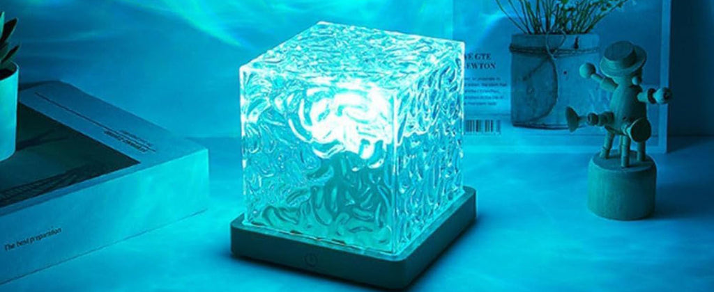 LÁMPARA AURORA GLOW – Medianoche | Efecto Olas de Agua + Sombra | 16 Colores RGB | Control Remoto | USB
