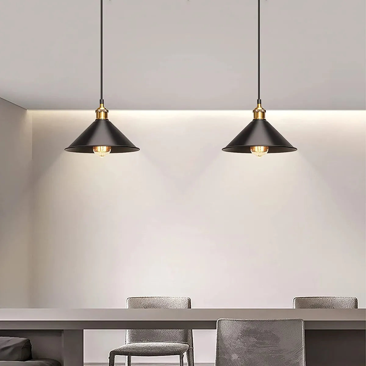 LÁMPARA COLGANTE INDUSTRIAL NOIR GOLD – Negro Mate + Detalles Dorados | INCLUYE BOMBILLO E27 | Cable Ajustable