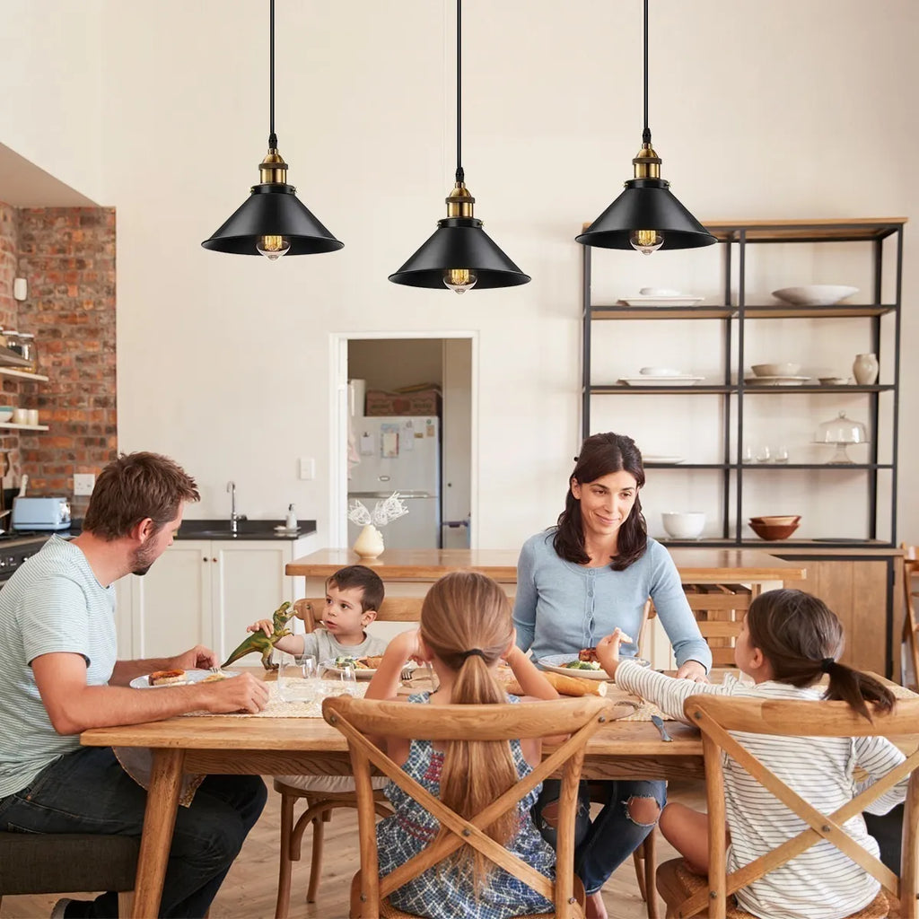 LÁMPARA COLGANTE INDUSTRIAL NOIR GOLD – Negro Mate + Detalles Dorados | INCLUYE BOMBILLO E27 | Cable Ajustable