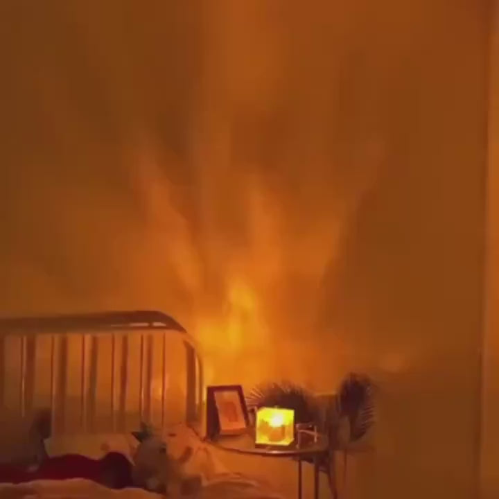LÁMPARA AURORA GLOW – Medianoche | Efecto Olas de Agua + Sombra | 16 Colores RGB | Control Remoto | USB